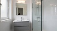 maximize small bathroom space