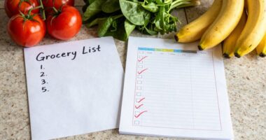 separate shopping lists effectively